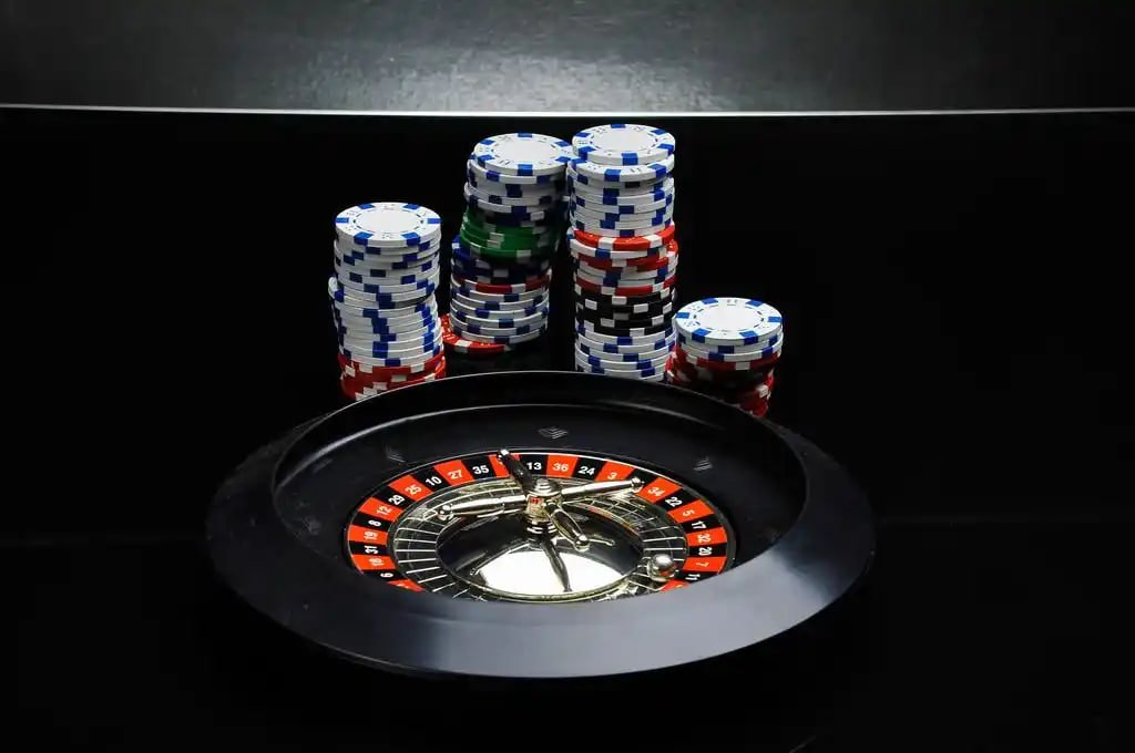 Filipino player placing a sports bet on 10 win mobile app
